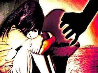Teacher's disgusting act, molested a 10th student, sent her obscene photos