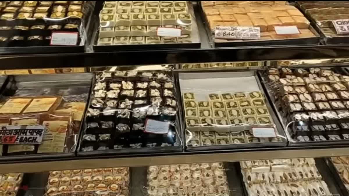 Food Safety Department's raids continue, large quantity of fake mawa and cheese seized