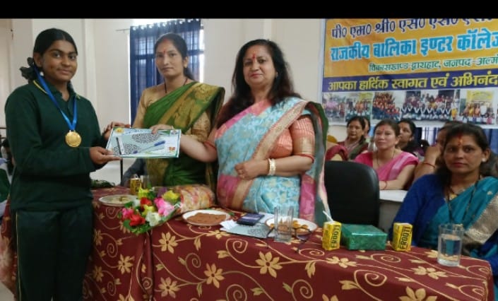 Almora news:: पीएमश्री जीजीआईसी द्वाराहाट में मनाया गया प्रवेश उत्सव, नव प्रवेसी छात्राओं का हुआ स्वागत 1 Screenshot 2025 0421 174208